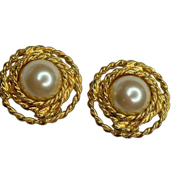Vintage Jewelry - Vintage gold with pearl earrings
